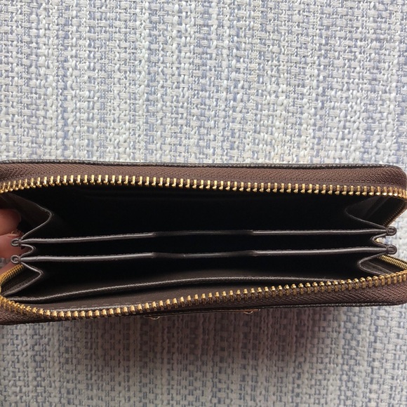 Michael Kors Wristlet Wallet - Picture 3 of 5